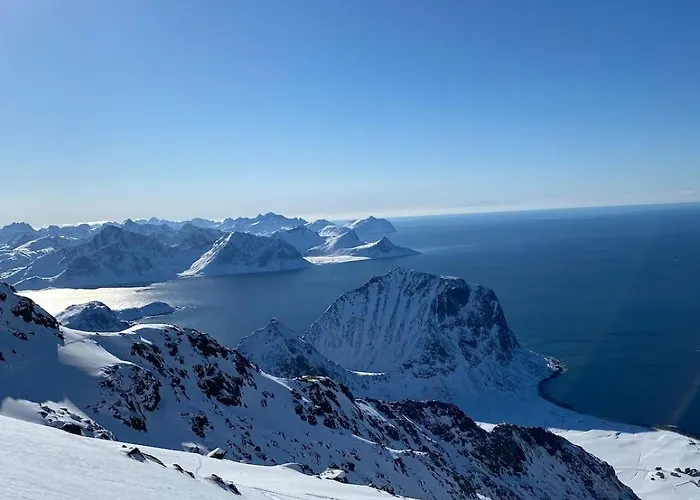 Апартаменты New Centrally Located In Лекнес