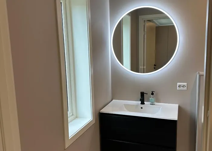 New Centrally Located In * Лекнес